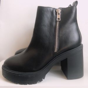 STEVE MADDEN Turbo zip platform boots size 9 Women